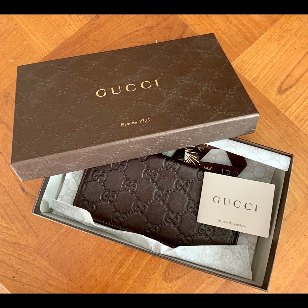Men’s Gucci Checkbook Cover Authentic
